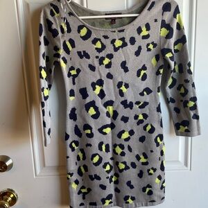 FREE W/ purchase 20.00. Take out top - x-sm 3/4 sl